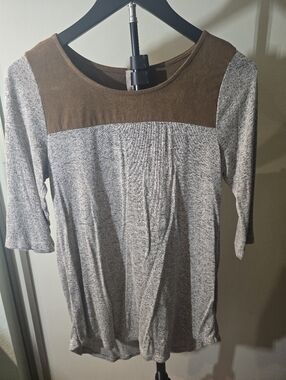 Casual Two-Tone Knit Top in Brown and Heather Gray - No Tag Size
